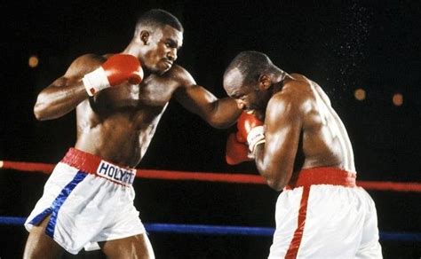 Holyfield Edges Dwight Muhammad Qawi For WBA Title | FIGHT SPORTS