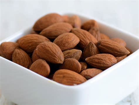 The Prebiotic Benefits of Almonds - thedigestersdilemma.com