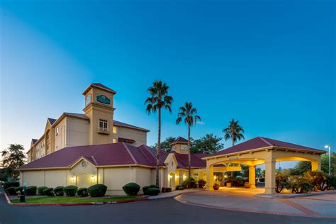 La Quinta Inn & Suites by Wyndham Phoenix West Peoria | Peoria, AZ Hotels