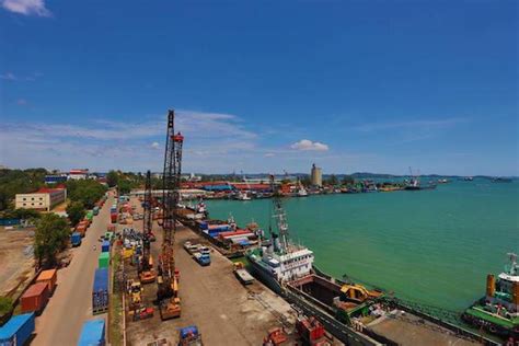 Pelabuhan Batu Ampar Batam Terus Dibenahi Menjadi Pelabuhan Transshipment Berstandar ...