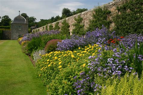 How to create borders in your garden - The English Garden