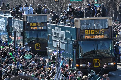 Eagles parade pictures