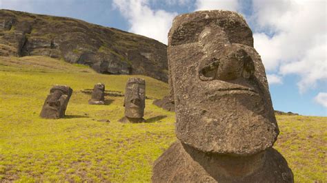 15 Unbelievable Facts About Moai Statues On Easter Island - Facts.net