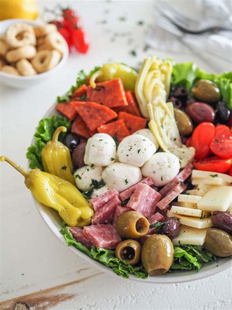 EASY Antipasto Salad – The Travel Bite