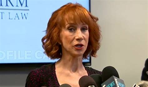 Kathy Griffin Shaves Her Head to Confuse Donald Trump | The Blemish