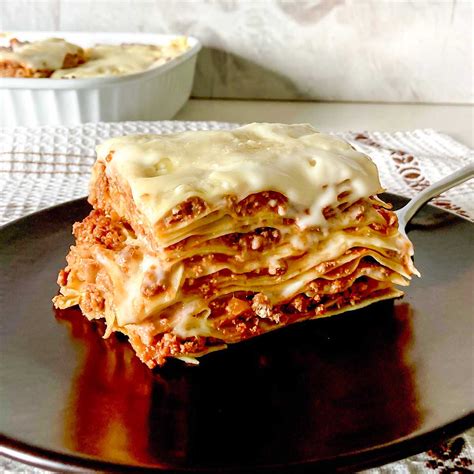 Authentic Italian Lasagna Bolognese Recipe - Recipes from Italy