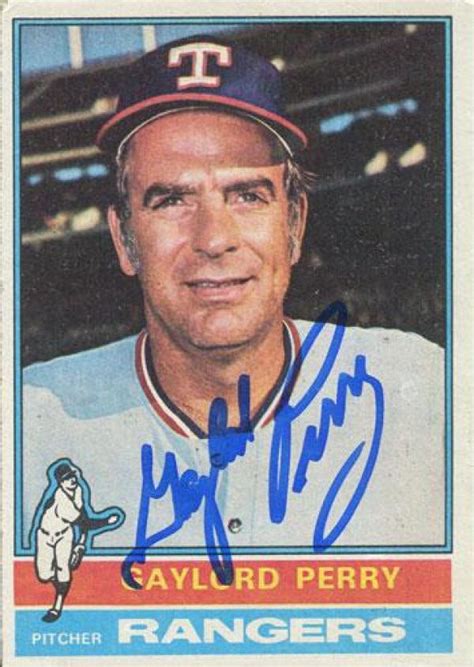 Gaylord Perry Autographed 1976 Topps Card