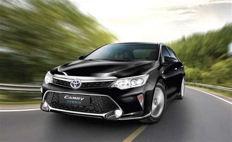 Toyota Camry Hybrid Production Stopped In India. Here's Why - CarandBike