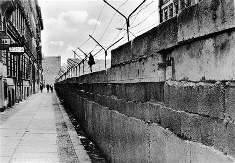 Más allá del Aula: El Muro de Berlín