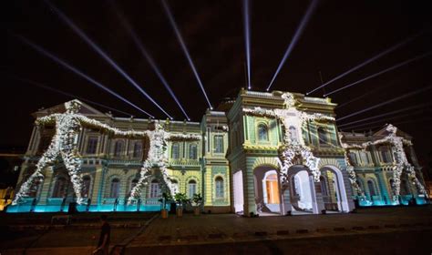 Singapore Night Festival dazzles crowds with 13 stunning light ...