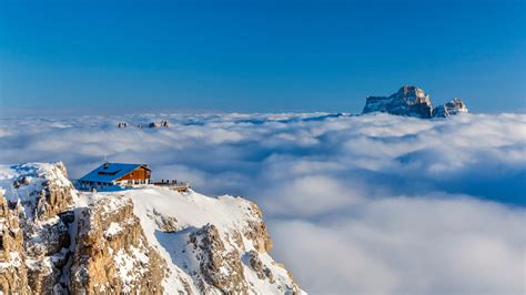 Bing HD Wallpaper Feb 20, 2020: Après-ski in the Dolomites - Bing ...