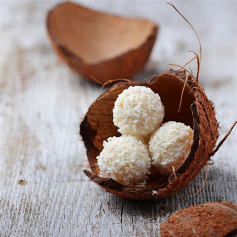 RECEITA: Beijinho de coco - Grupo PQ Alimentos