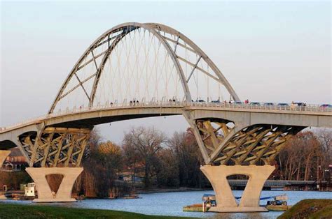 Lake Champlain Bridge reopens