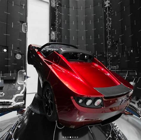 SpaceX is planing to send a Tesla Roadster to Mars | WordlessTech