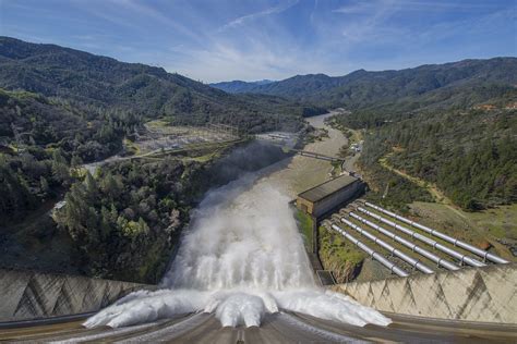 High water release at Shasta Dam | ReallyRedding