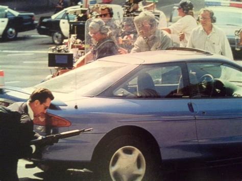 Filming Robert De Niro the bank shootout scene in "Heat" | Movie behind the scenes, Michael mann ...