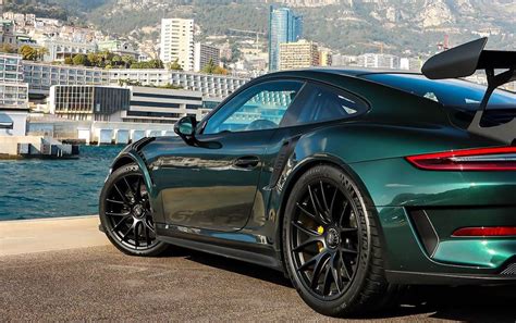 Forest Green Metallic | Porsche Colors