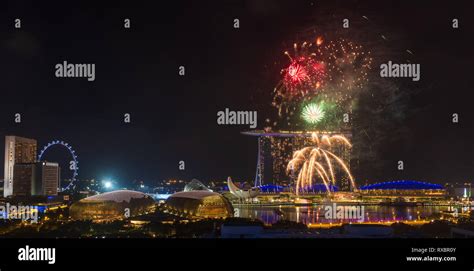 Fireworks in downtown SIngapore on the Chinese new year Stock Photo - Alamy