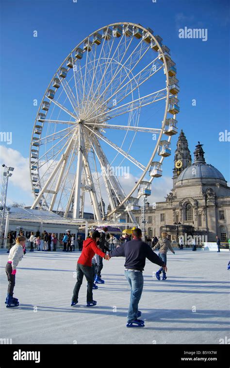 Winter Wonderland Ice Skating rink with Big Wheel, City Hall Gardens ...