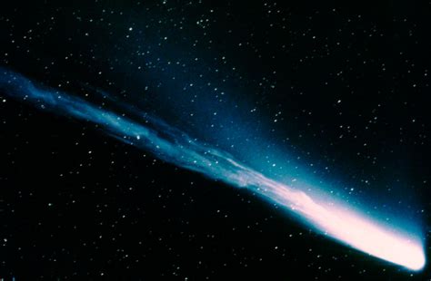 Comets in the Solar System images | Space lessons | DK Find Out!