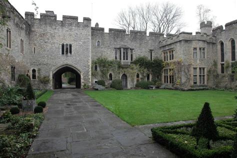 Grass courtyard in a Medieval Castle: Location Partnership