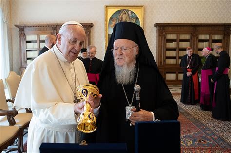 Pope congratulates ecumenical patriarch on anniversary of election