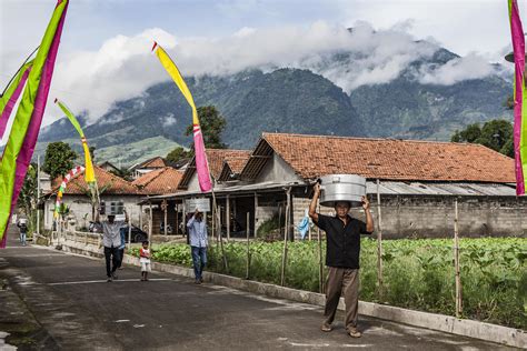 Nyadran: A Unique Javanese Tradition Welcoming Ramadan | The Diplomat