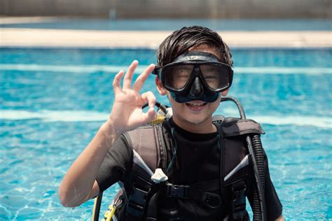 Scuba Diving Lessons for Kids - All You Need To Know