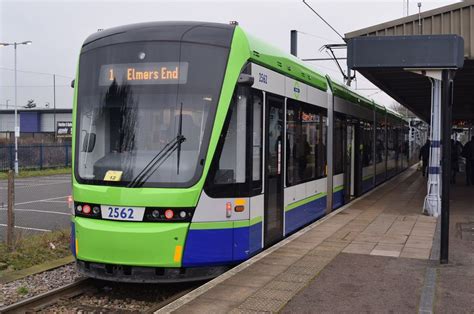 Croydon Tramlink 2562 | Croydon tram, Light rail vehicle, Croydon