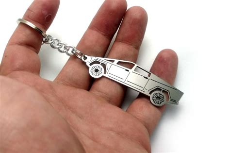 Keychain Tesla Cybertruck 2019+ - (type STEEL)