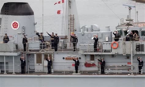 HMS Ledbury returns home to Portsmouth after three years on deployment - HampshireLive