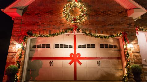 Magnetic Garage Door Christmas Decorations | Shelly Lighting