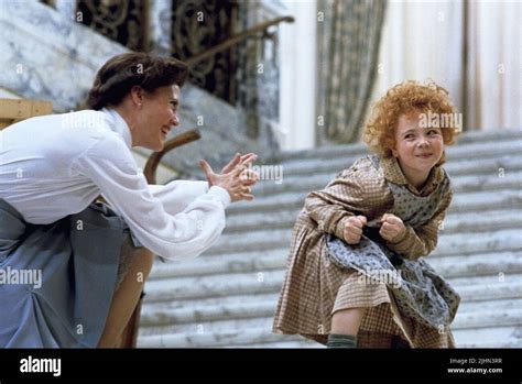 ANN REINKING, AILEEN QUINN, ANNIE, 1982 Stock Photo - Alamy