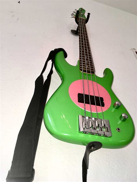 Fender Flea Bass Model 32 Punk + Flea Gig Bag | Reverb