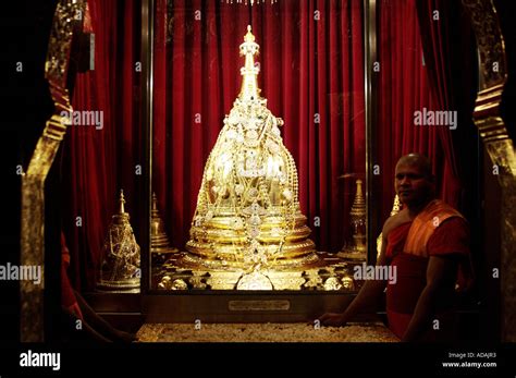 Kandy the famous relic shrine inside the Dalada Maligawa the temple Stock Photo: 7633906 - Alamy