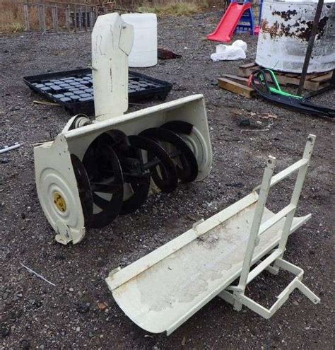 2-Stage blower, rear snow blade - Albrecht Auction Service