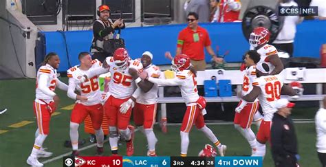 Kansas City Chiefs DT Chris Jones gets his million-dollar sack in Week 18