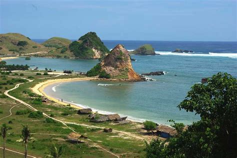 Pantai Kuta Lombok - Daya Tarik, Fasilitas, Harga Tiket, Rute Lokasi