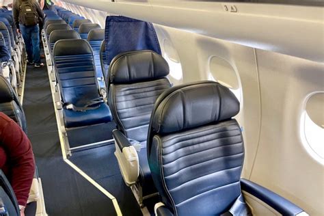 Here’s why United Airlines just added over 350,000 seats to its schedule