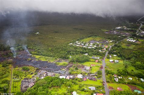 Hawaii lava's slow forward creep stalls for now | Daily Mail Online