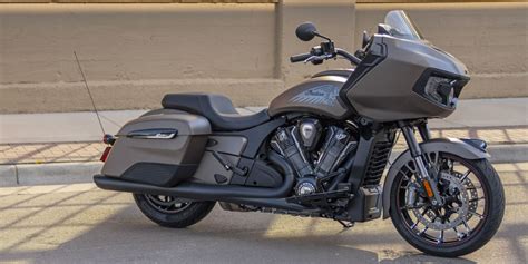 Indian Motorcycles Australia : Specs Indian Challenger Dark Horse Features