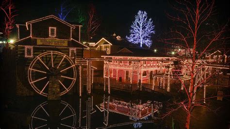 Christmas Lights Gatlinburg Tn 2017 | Shelly Lighting