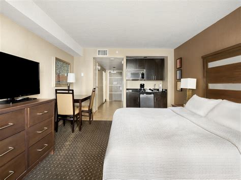 Las Vegas Hotels with Kitchen | Rooms | Carriage House Las Vegas