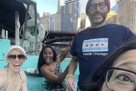 We tried the Chicago River's new hot tub boats - Axios Chicago