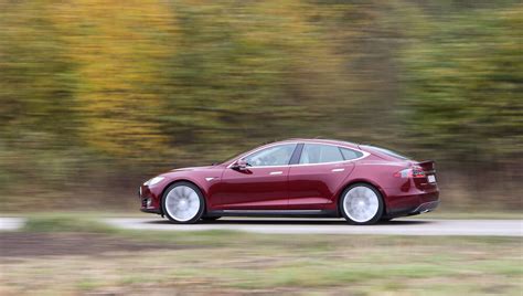 Tesla Model S cubre el cuarto de milla en 12.371 segundos: video - Coches De Lujo