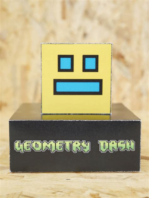 Geometry Dash: Cube by Popeye2013 on DeviantArt