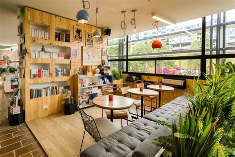 9 3/4 BOOKSTORE CAFÉ / Diseño interior on Behance | Cafe interior ...