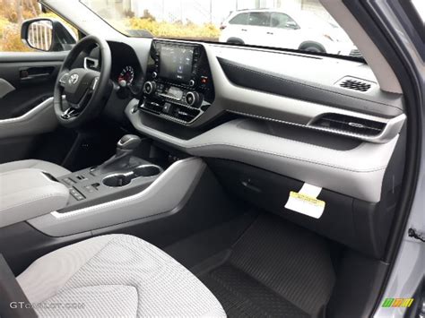 2020 Toyota Highlander LE AWD Graphite Dashboard Photo #137013241 ...