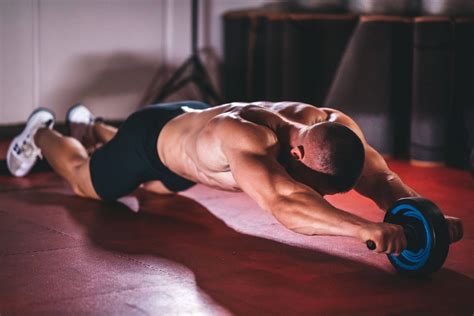 18 Best Ab Roller Exercises for Strong Core – Torokhtiy Weightlifting