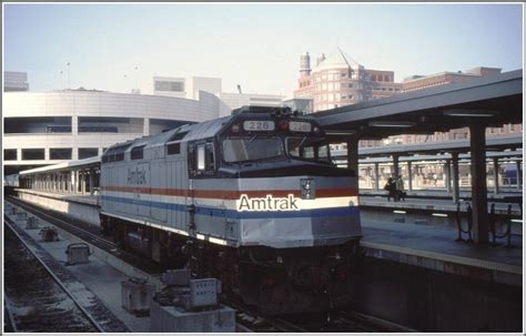 Amtrak F40PH in Boston South Station. (Archiv 07/1998) - Bahnbilder.de